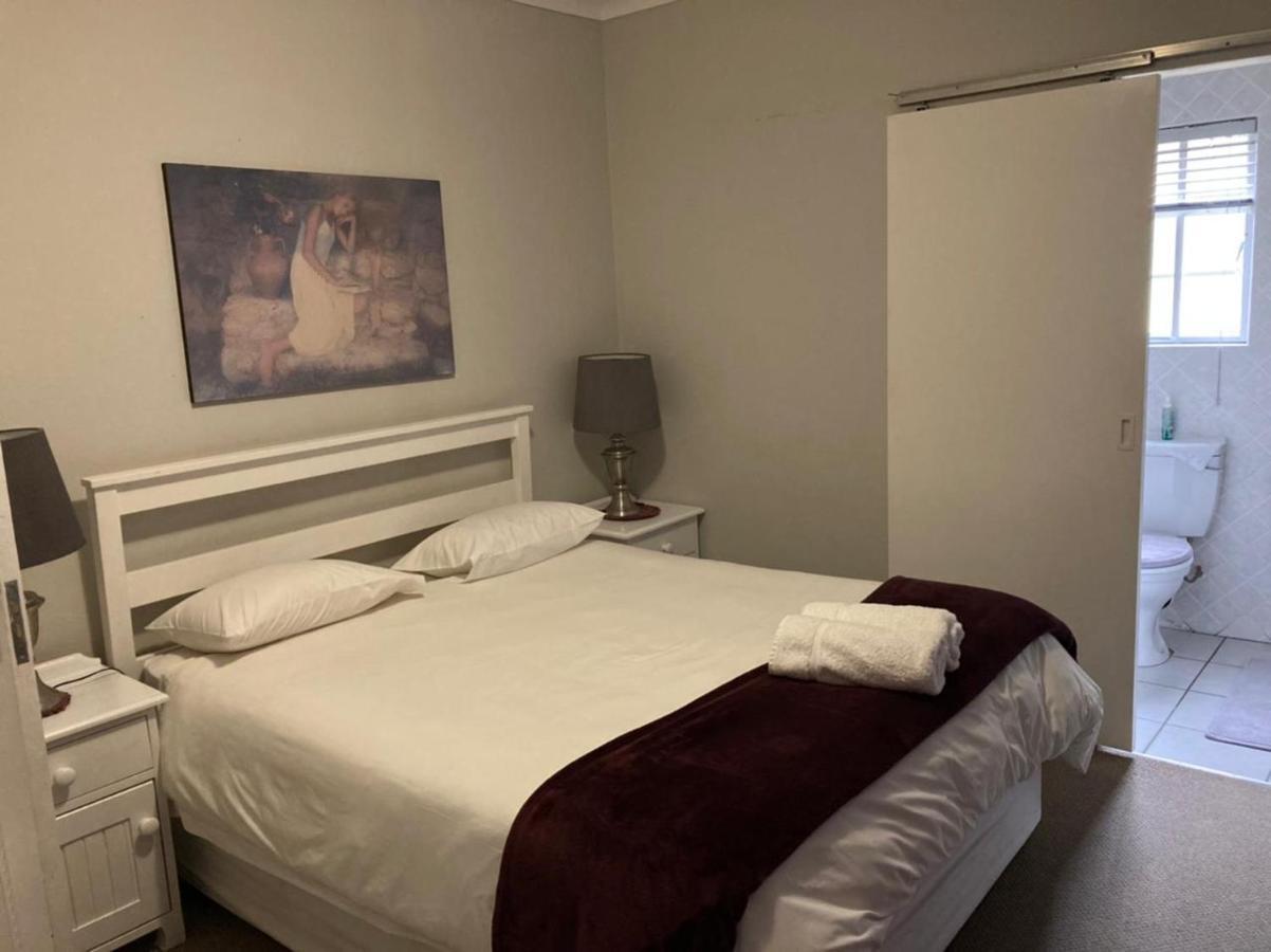 Stay@51 Botha Apartment