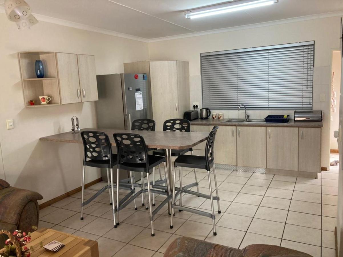 Stay@51 Botha Apartment Oudtshoorn