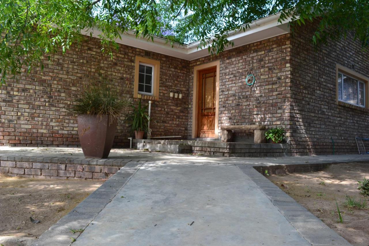Stay@51 Botha Apartment *