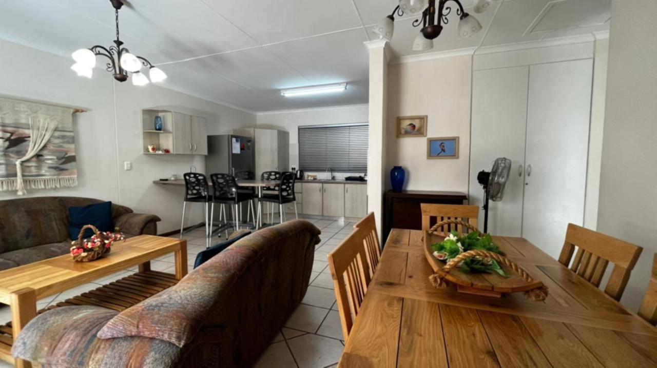 Stay@51 Botha