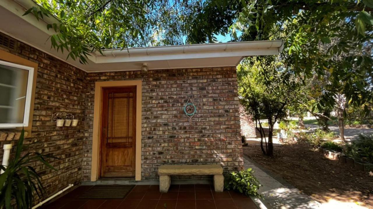 Stay@51 Botha Apartment