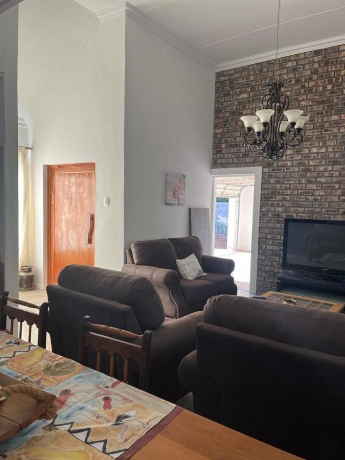 Stay@51 Botha *