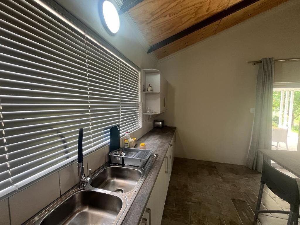Stay@51 Botha Apartment *